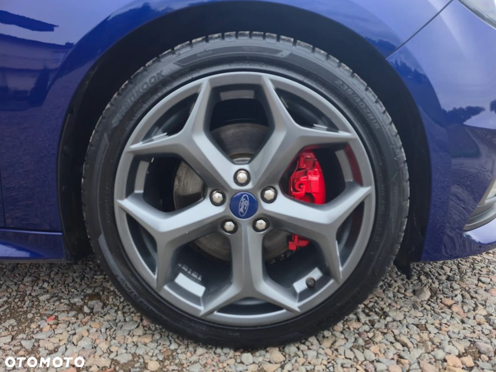 Ford Focus 2.0 EcoBoost ST mit Leder-Exclusiv-Paket - 19