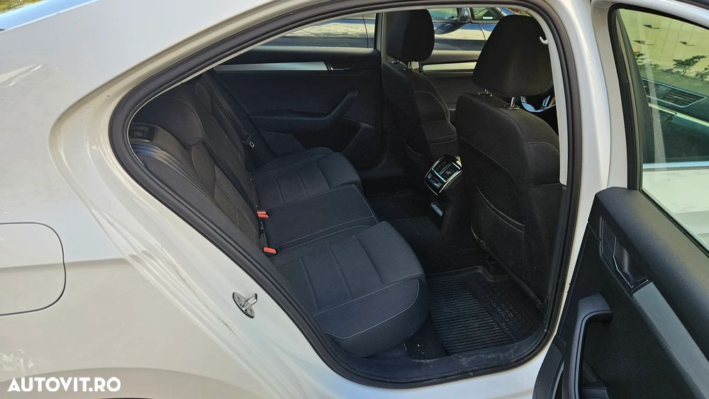 Skoda Superb 2.0 TDI Ambition - 17