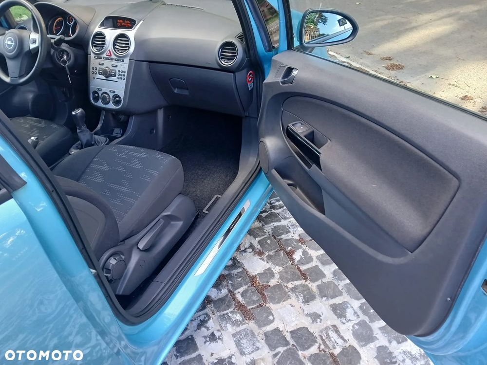 Opel Corsa 1.4 16V Satellite - 9
