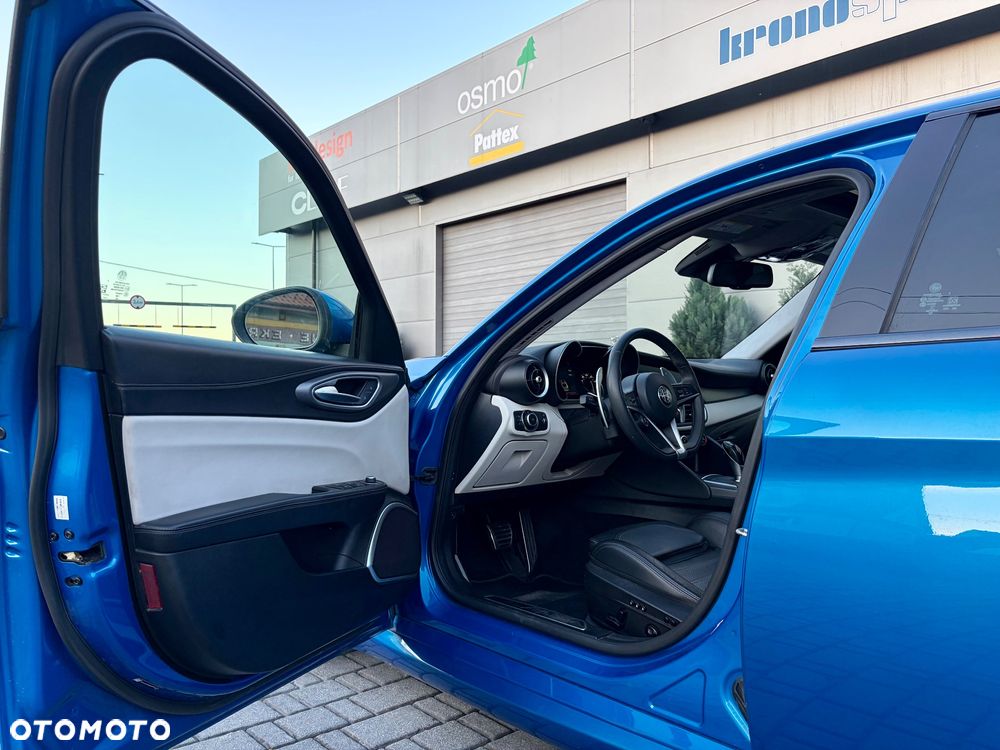 Alfa Romeo Giulia 2.0 Turbo 16V AT8 Veloce - 13