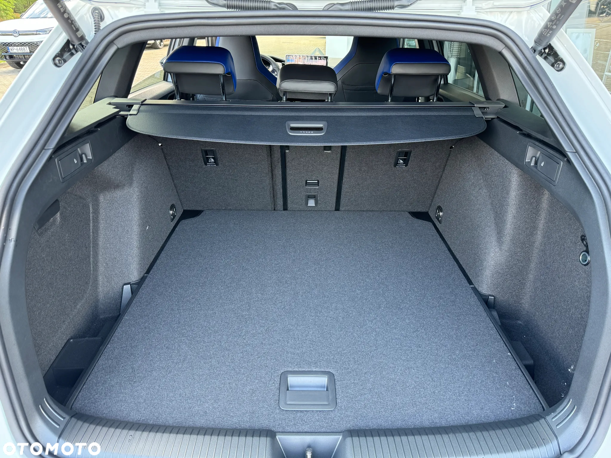 Volkswagen Golf VIII 2.0 TSI 4Motion R DSG - 13