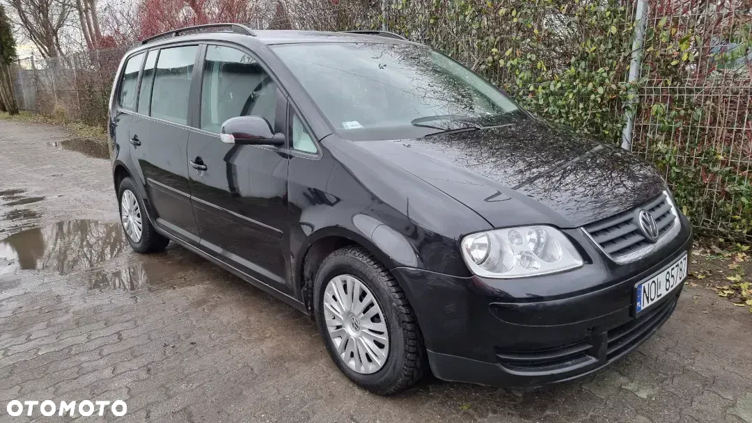 Volkswagen Touran 2.0 FSI Highline Tiptr - 17