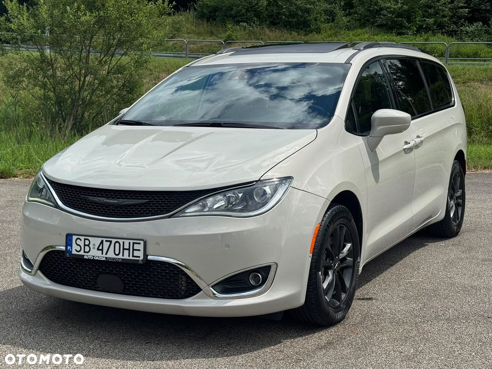 Chrysler Pacifica - 3