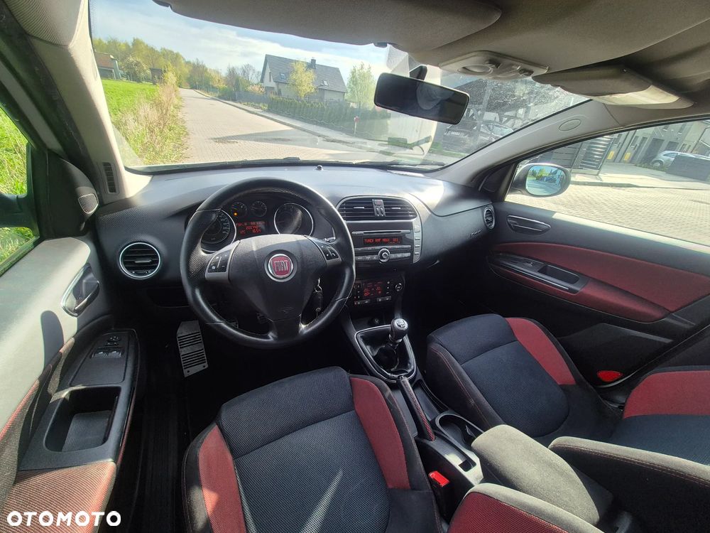 Fiat Bravo 1.4 T-JET 16V Dynamic - 32