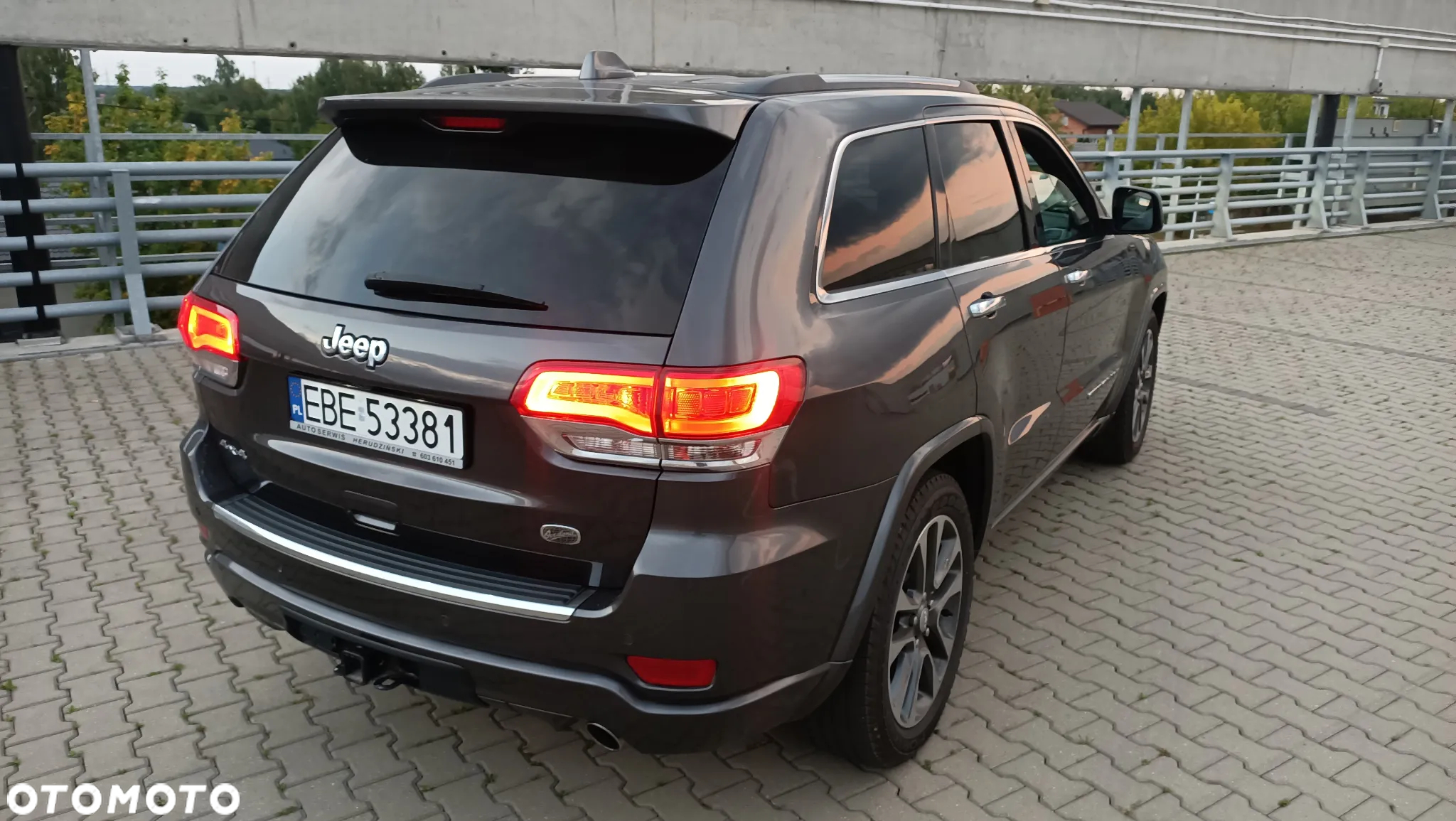 Jeep Grand Cherokee ver-3-6-v6-overland - 6