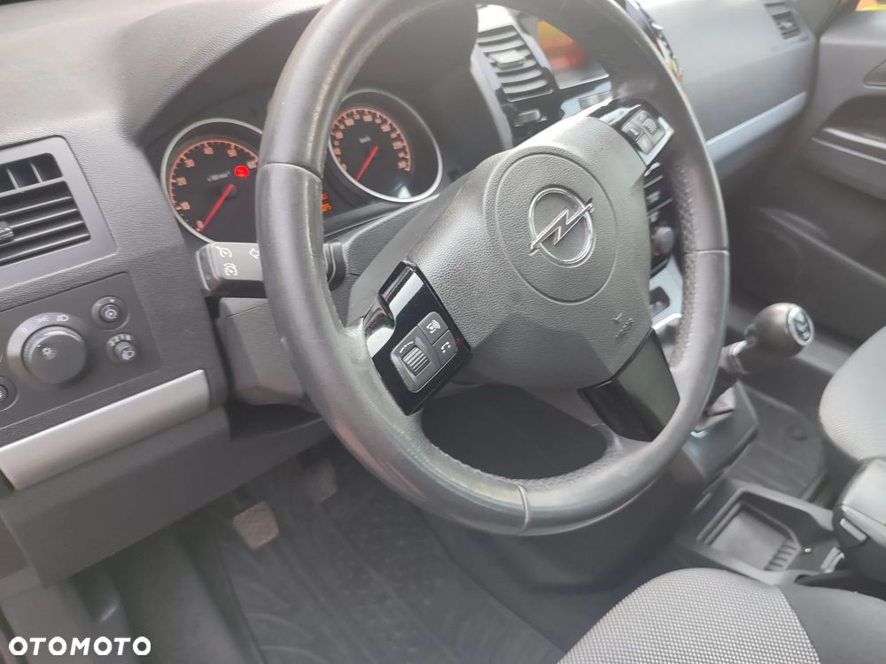 Opel Zafira - 21
