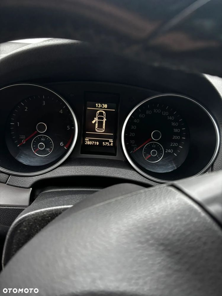 Volkswagen Golf 1.6 TDI Highline - 12