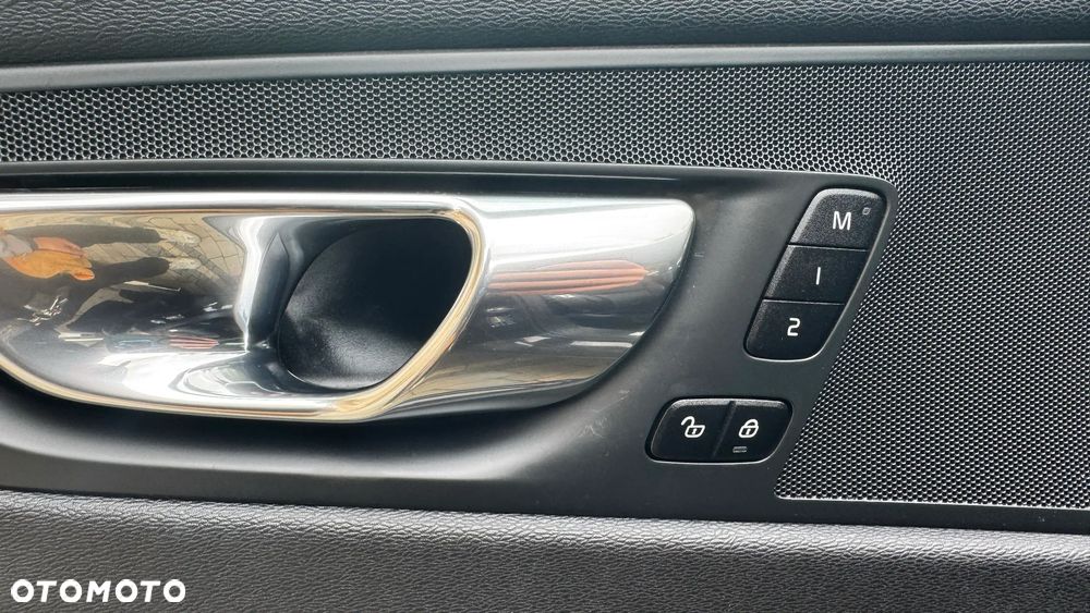 Volvo XC 60 D4 Geartronic Inscription - 19