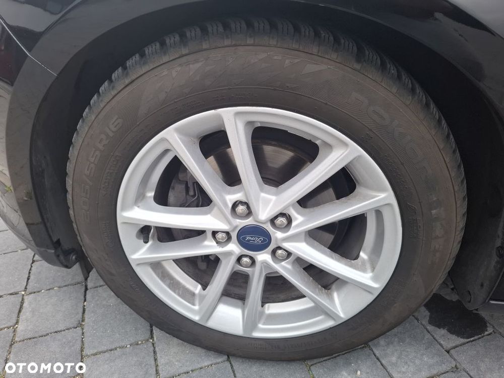 Ford Focus 1.5 TDCi SYNC Edition PowerShift - 10