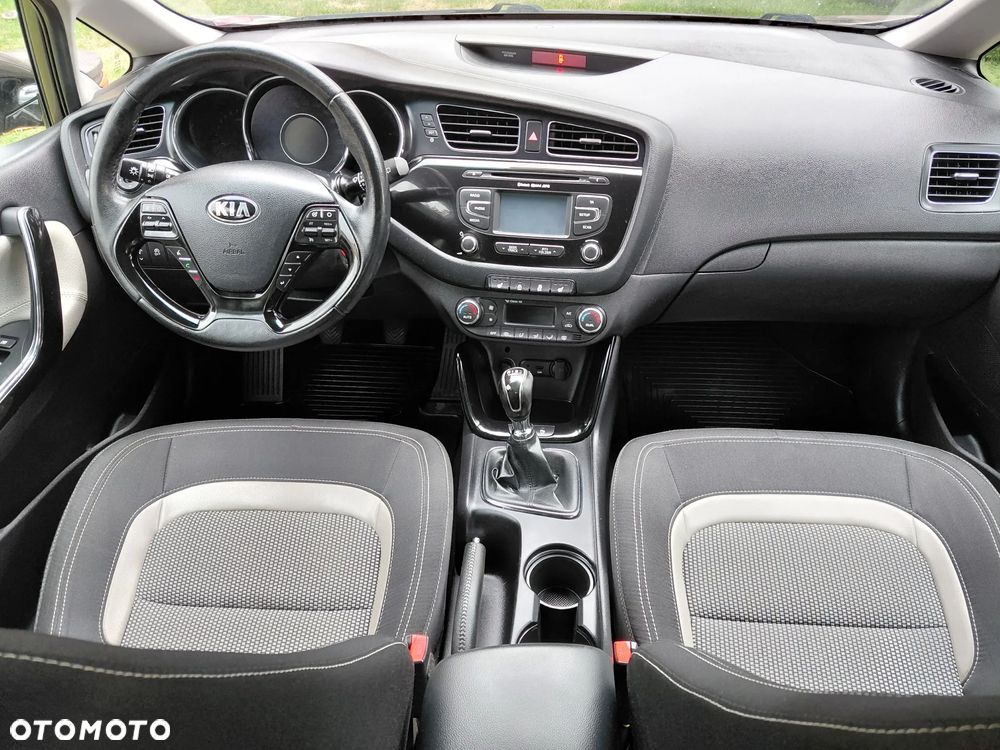 Kia Ceed 1.6 GDI ISG Spirit - 18