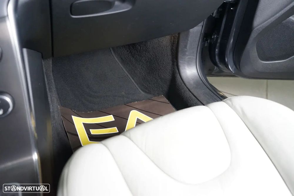 Volvo V40 - 36
