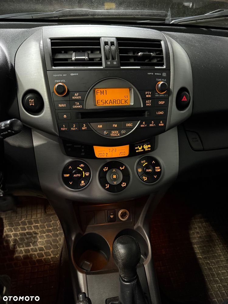 Toyota RAV4 2.0 VVT-i Sol - 13