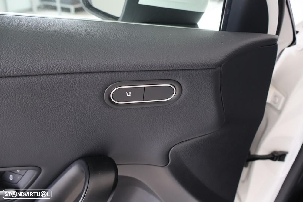 Mercedes-Benz A 200 Standard - 11