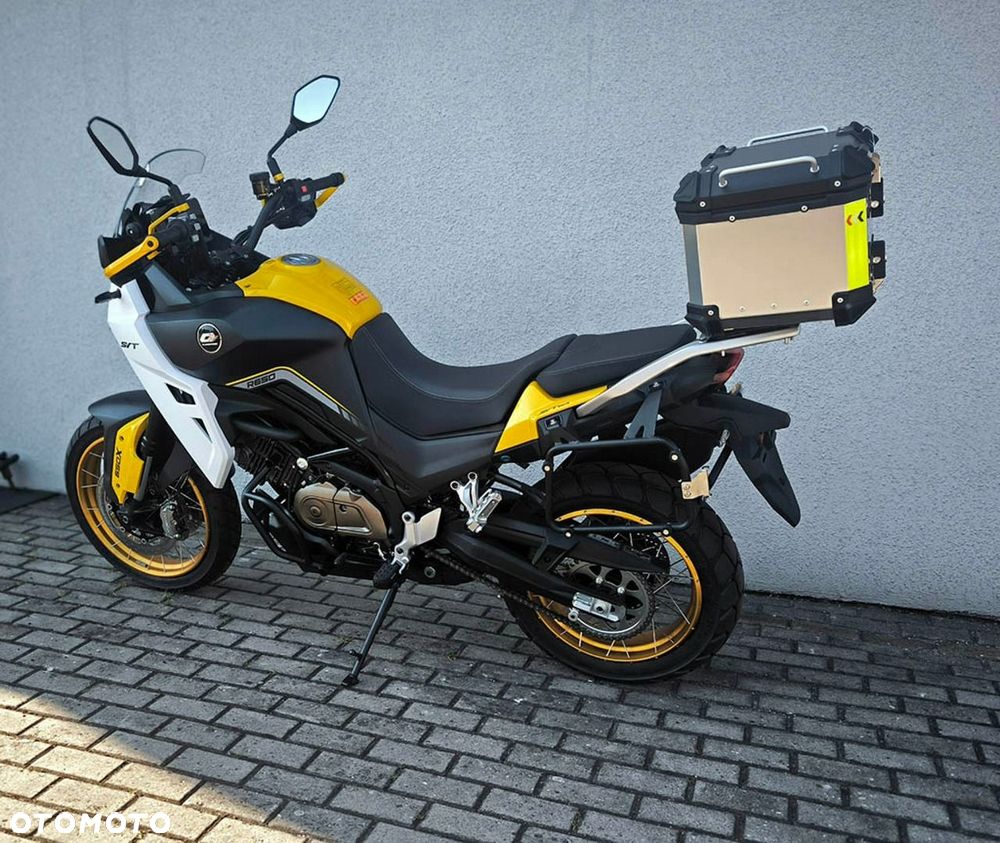 QJMOTOR SVT 650X - 5