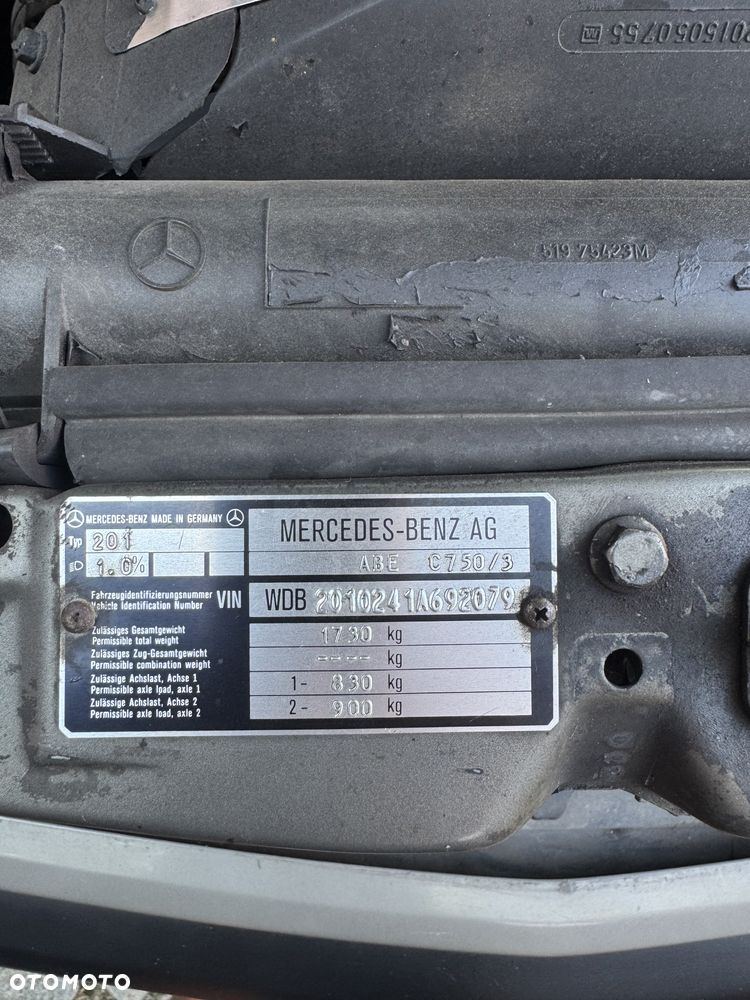 Mercedes-Benz W201 (190) - 12