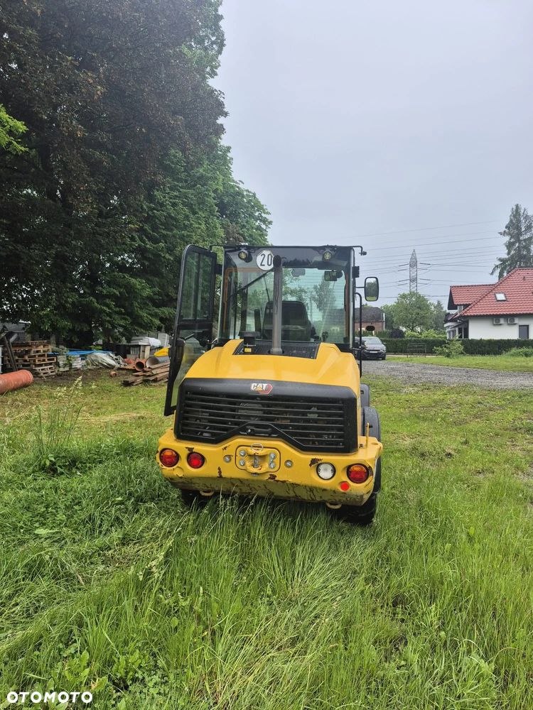 Caterpillar 907 - 8