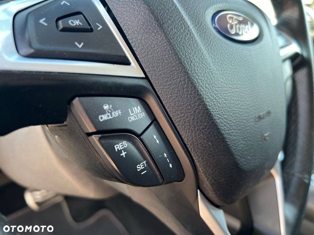 Ford Mondeo 2.0 EcoBoost STart-Stopp Autom ST-Line - 19
