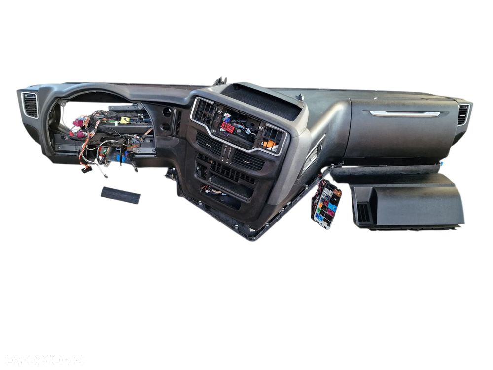 Konsola Deska Rozdzielcza Kokpit Iveco S-WAY - 1