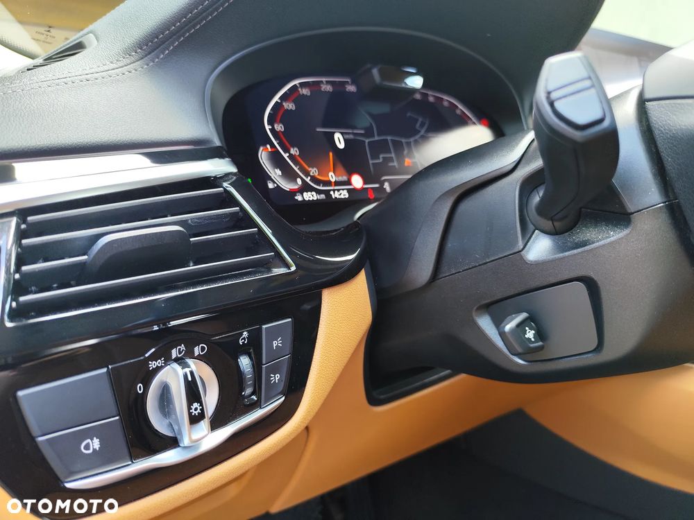BMW Seria 5 530i GPF xDrive Luxury Line - 17