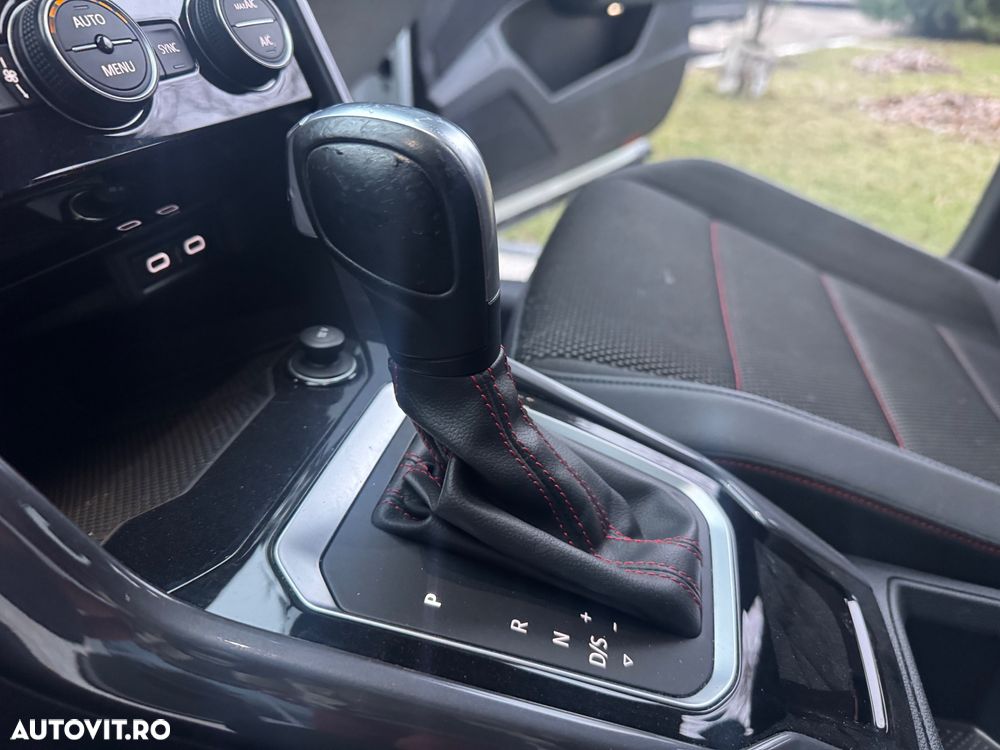 Volkswagen T-Roc 1.5 TSI OPF DSG R-Line - 11