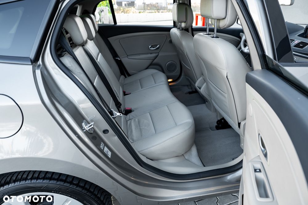 Renault Megane TCe 180 Luxe - 22