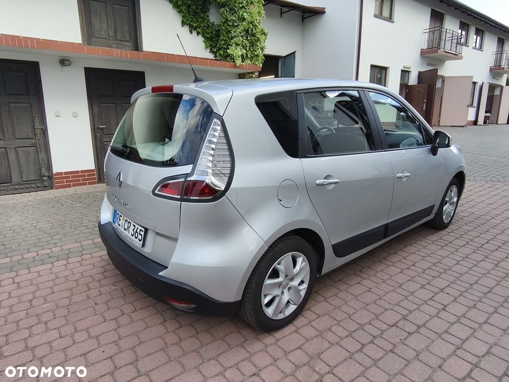 Renault Scenic 1.6 16V 110 TomTom Edition - 11