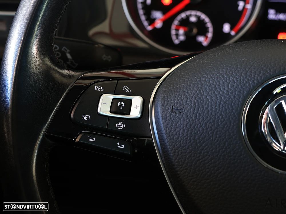 VW Golf 1.5 TSI BM Confortline - 21