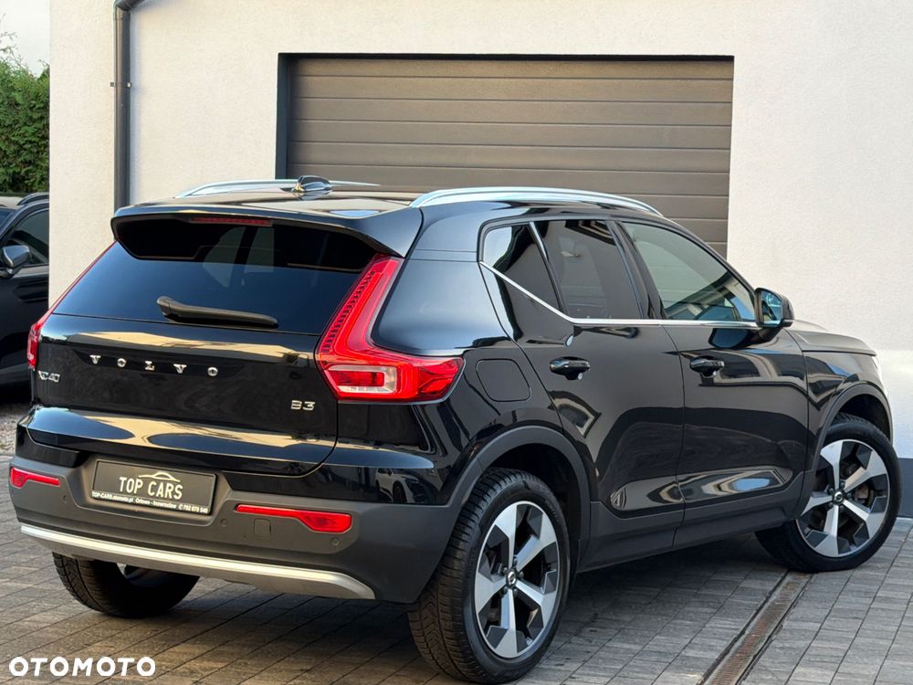 Volvo XC 40 B3 B DKG Plus Black Edition - 29
