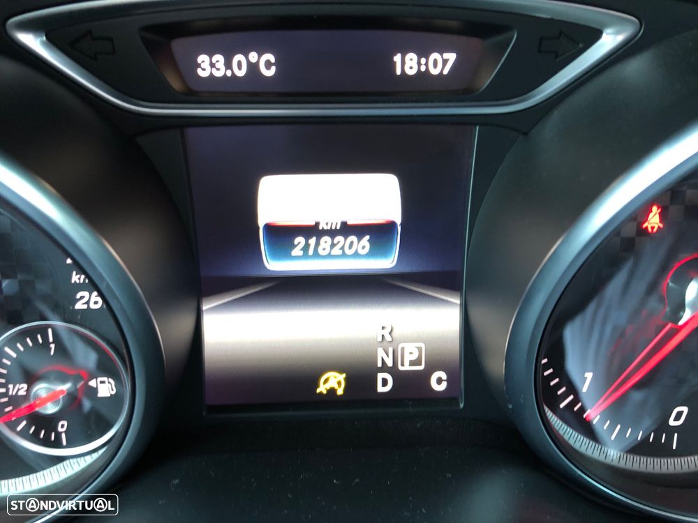 Mercedes-Benz A 180 d 7G-DCT AMG Line - 26