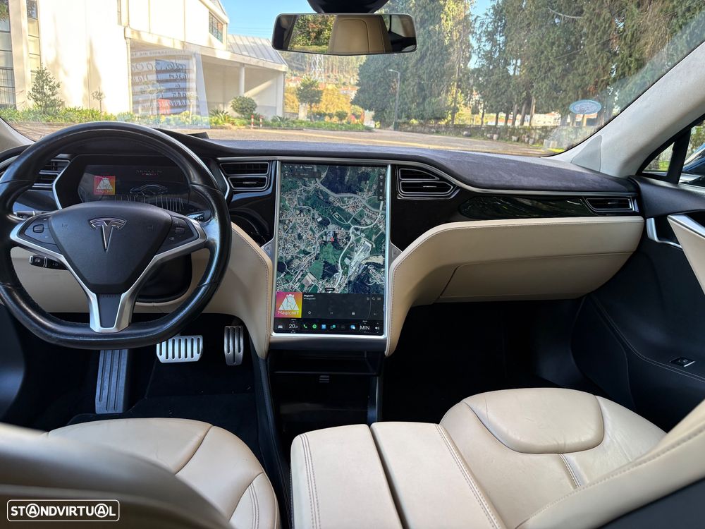 Tesla Model S - 7