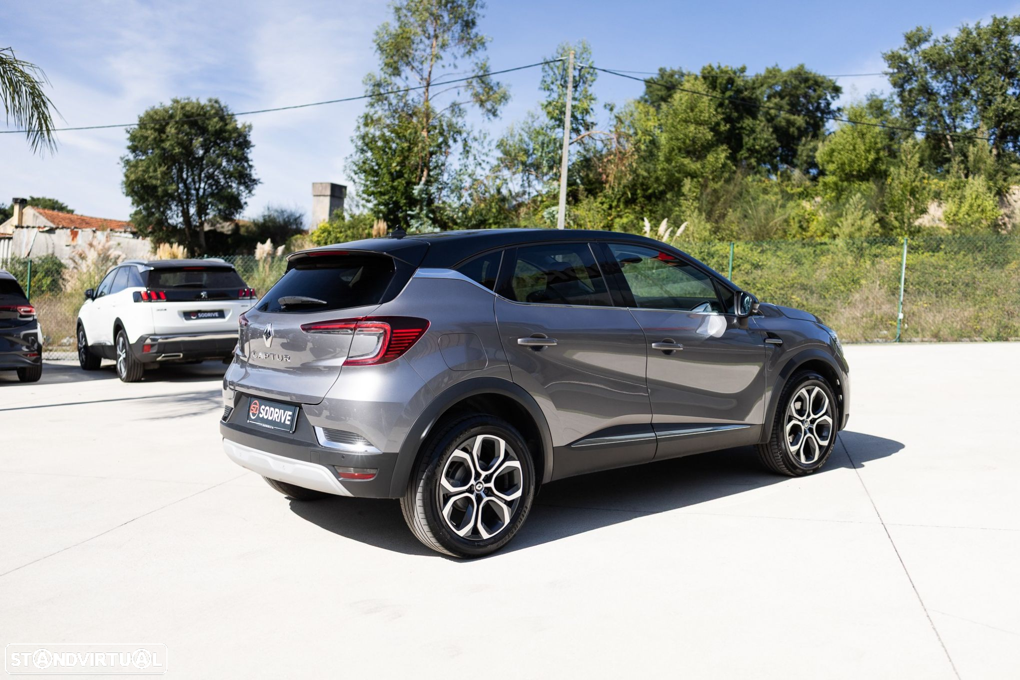 Renault Captur - 28