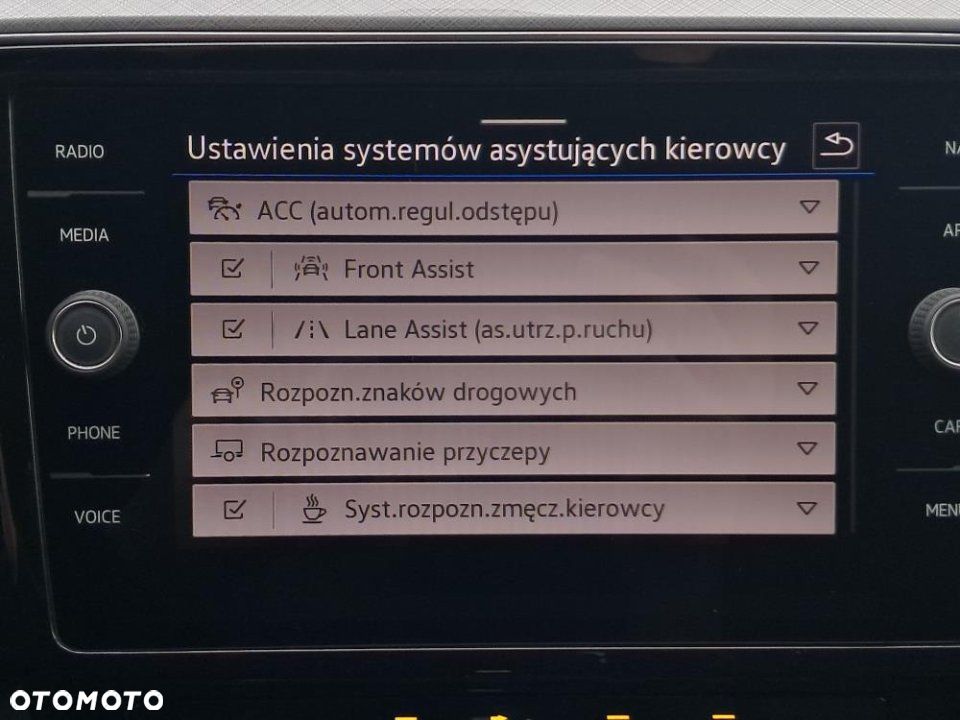 Volkswagen Passat - 31