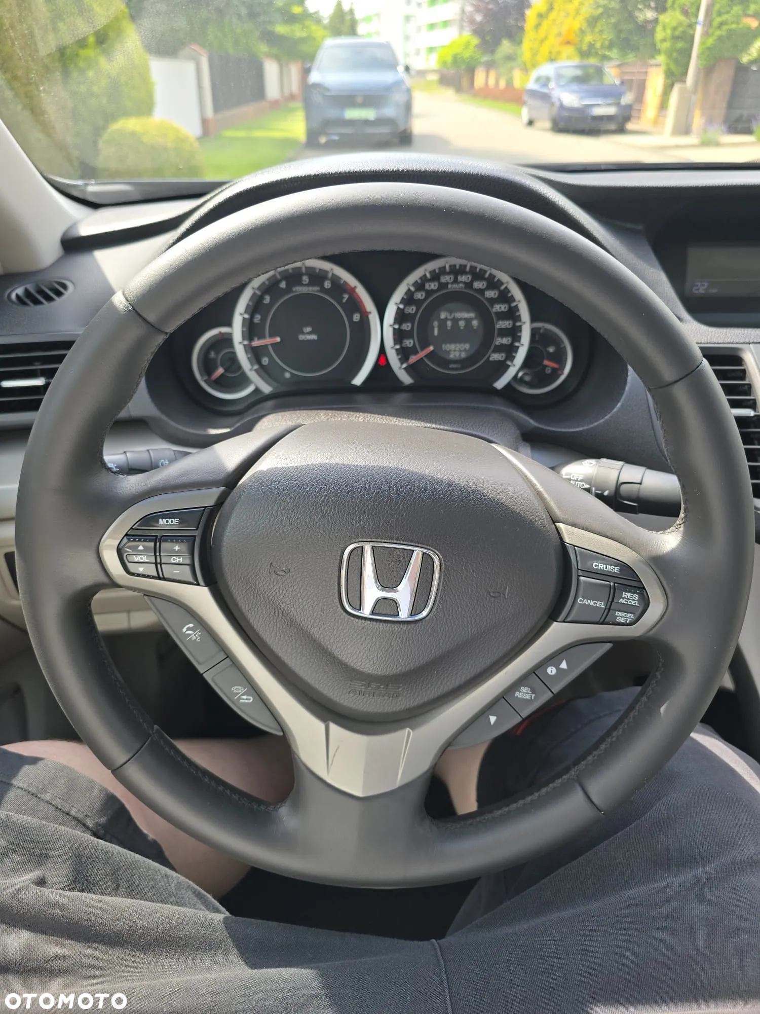 Honda Accord 2.0 Executive - 8