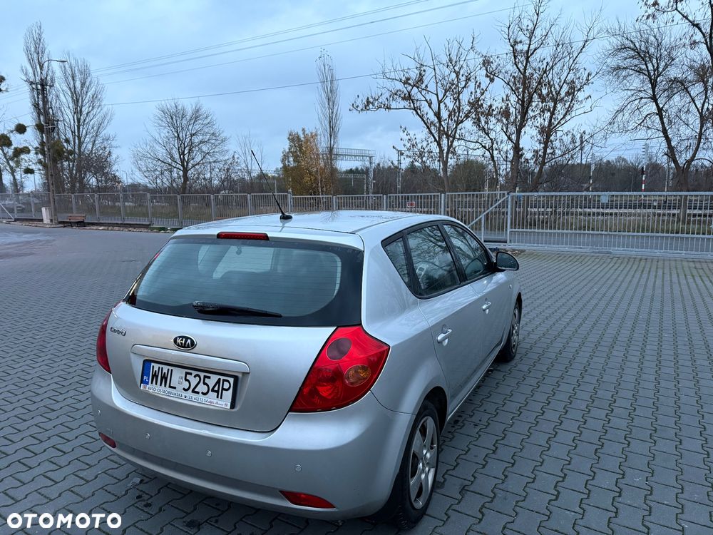 Kia Ceed 1.4 Comfort + - 4