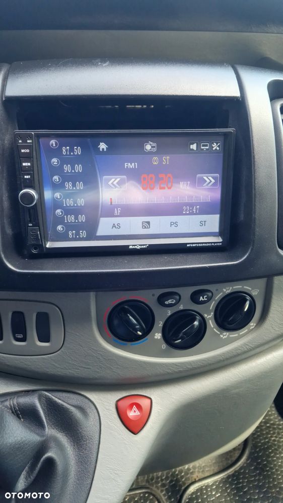 Renault Trafic Passenger Expression - 11