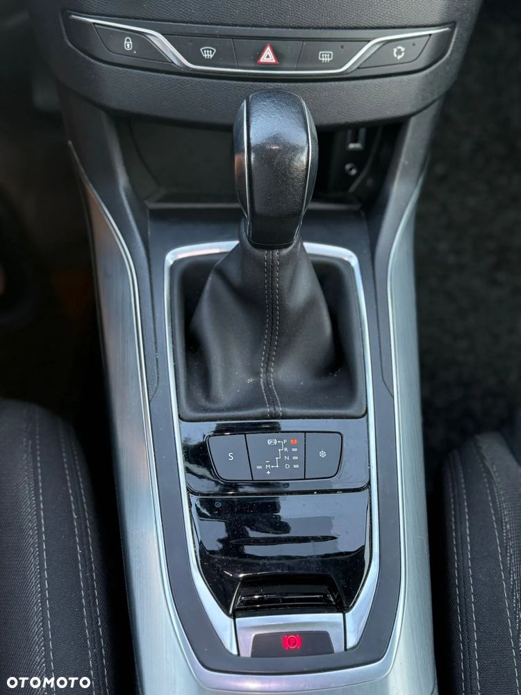 Peugeot 308 SW BlueHDi 150 EAT6 Stop & Start Allure - 15