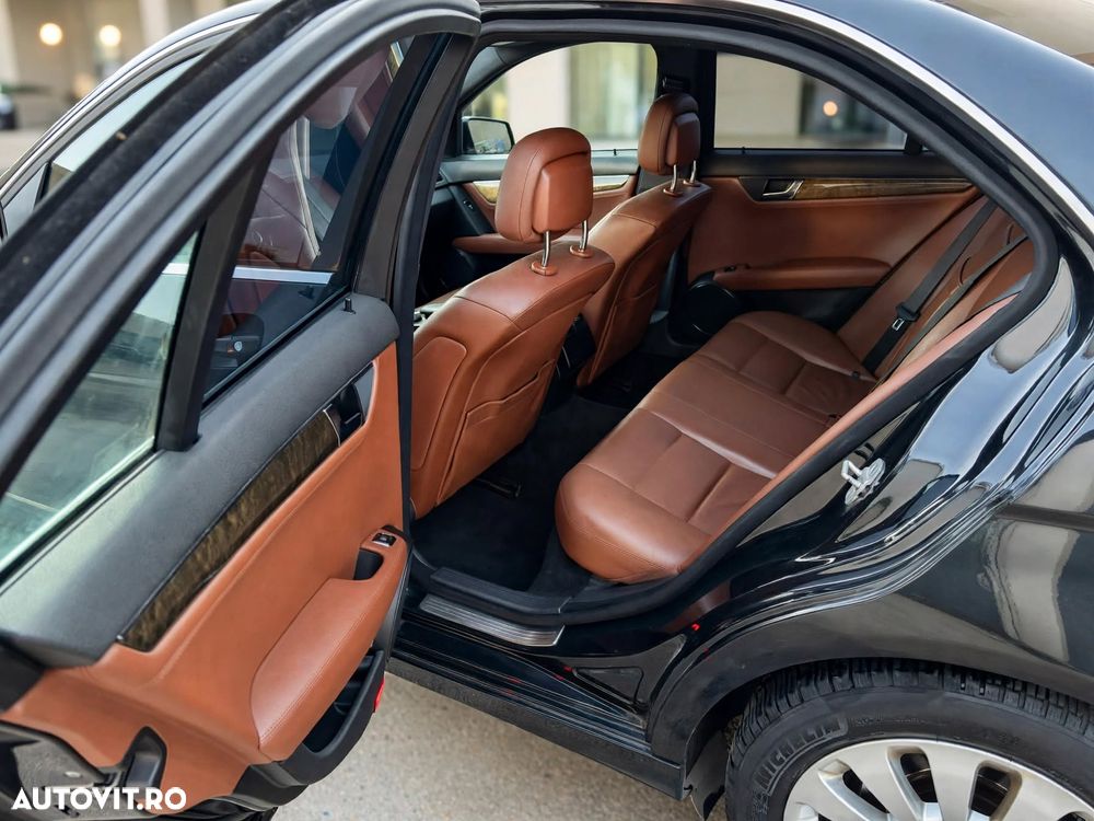 Mercedes-Benz C - 8