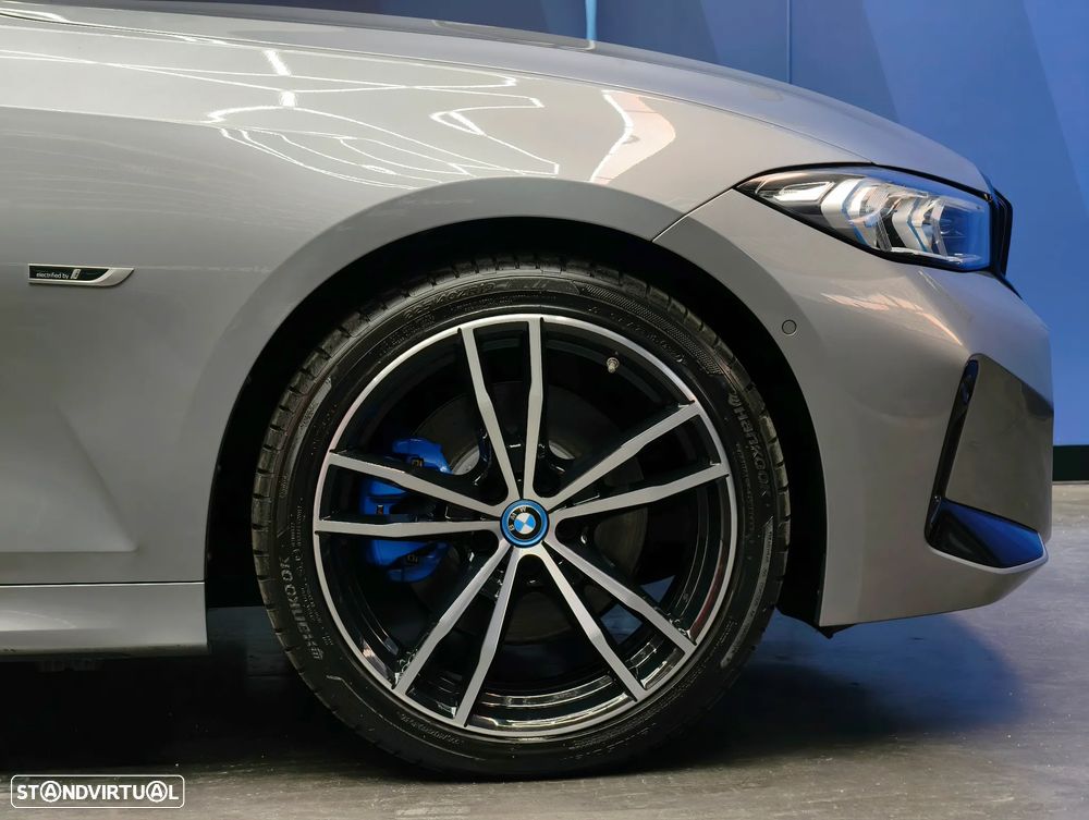BMW 320 e Pack Desportivo M Auto - 12