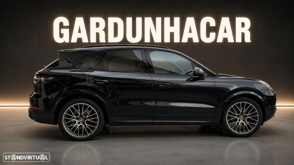 Porsche Cayenne - 4