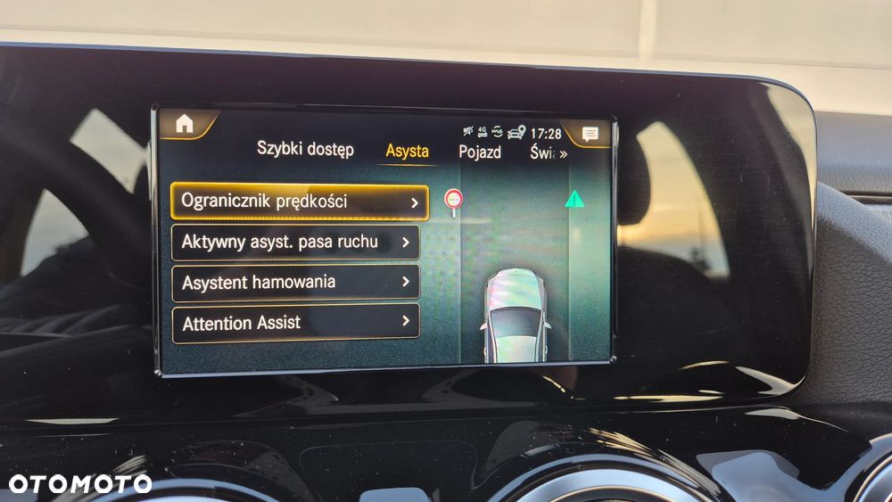 Mercedes-Benz Klasa B 180 Style 7G-DCT - 29