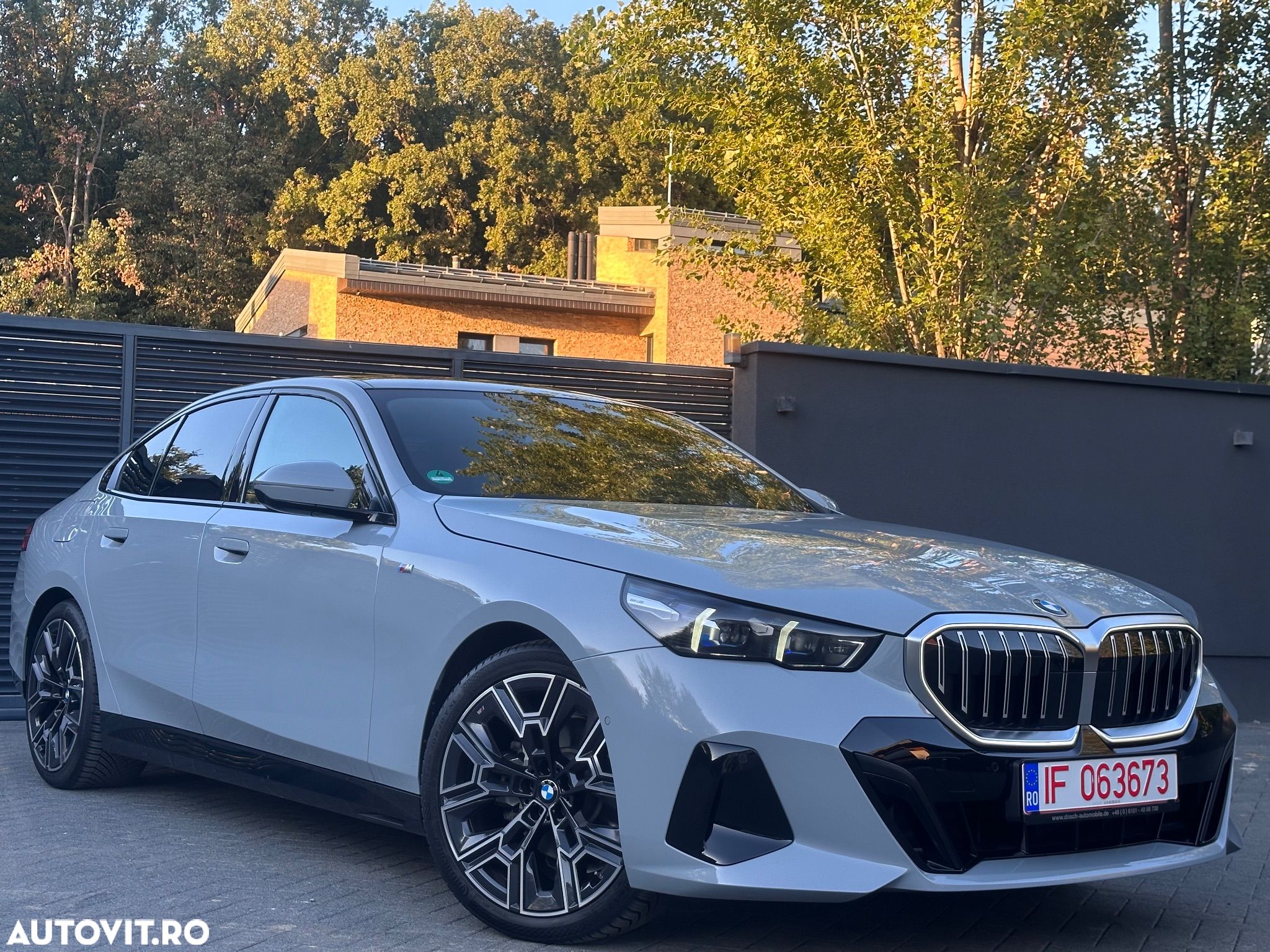 BMW Seria 5 520d xDrive AT MHEV - 1