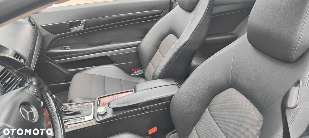 Mercedes-Benz Klasa E 250 CGI BlueEff - 23