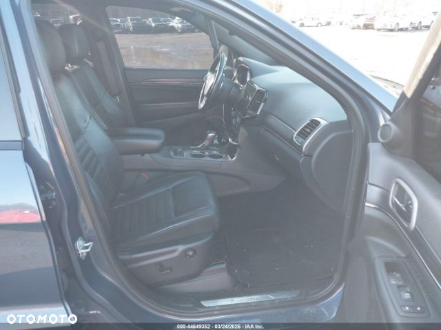 Jeep Grand Cherokee - 12