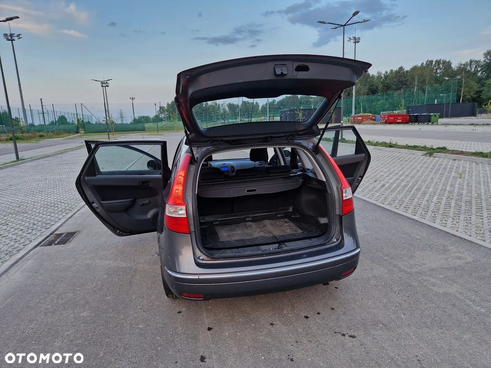 Hyundai i30 1.6 Classic + - 7