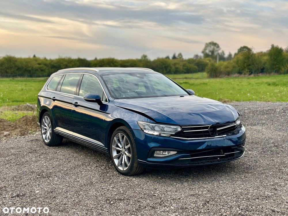 Volkswagen Passat ver-variant-1-6-tdi-scr-dsg-comfortline - 2