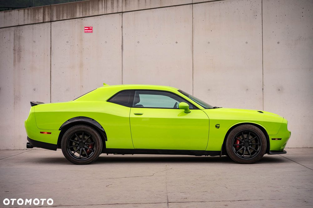 Dodge Challenger - 7