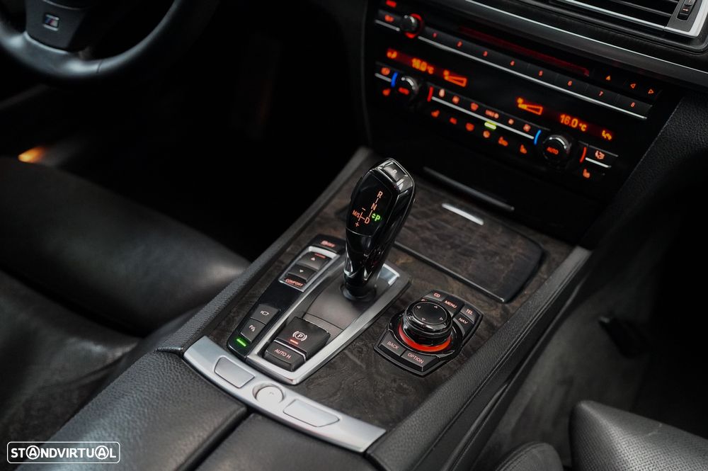 BMW 740 d Pack M - 10
