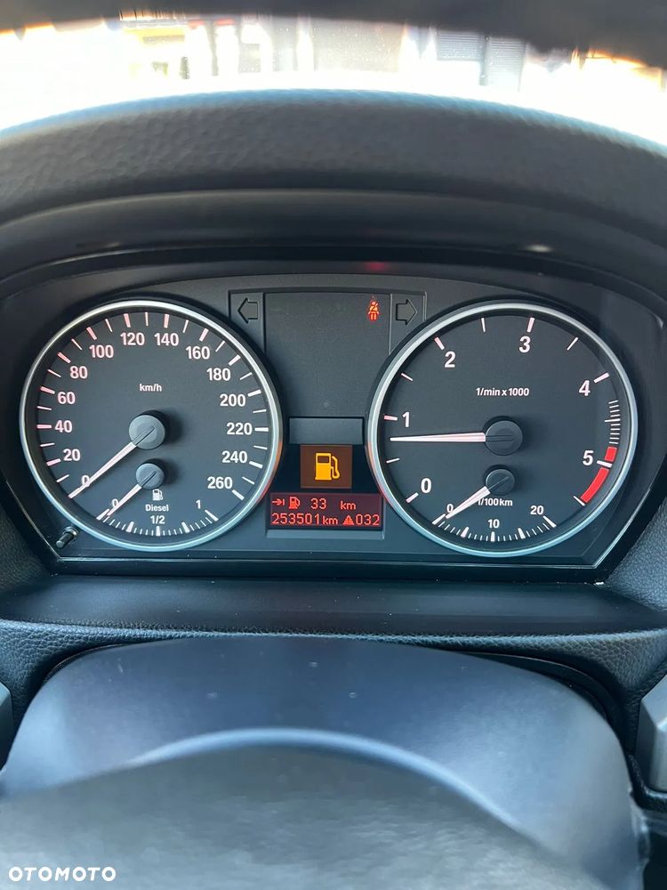 BMW Seria 3 320d DPF Touring - 15