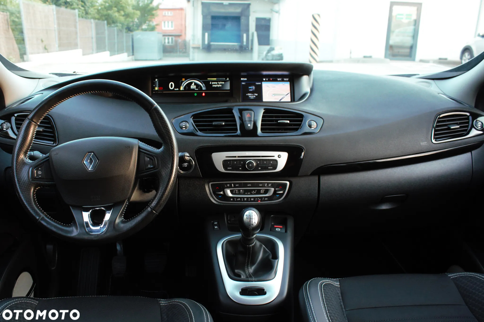 Renault Scenic ENERGY TCe 130 BOSE EDITION - 16