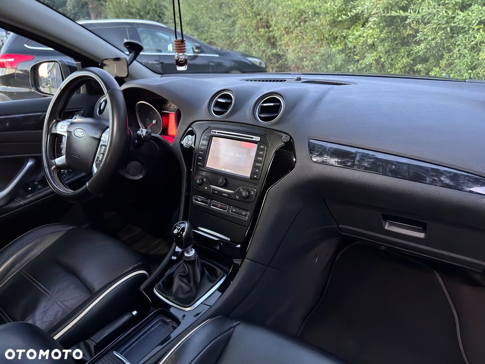 Ford Mondeo 2.0 TDCi Ghia - 12